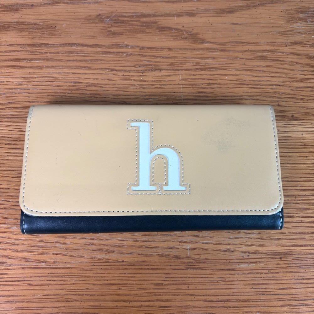 Vintage Y2K H Initial Tan & Black Two Tone Bifold Wallet Exterior Zip Pocket
